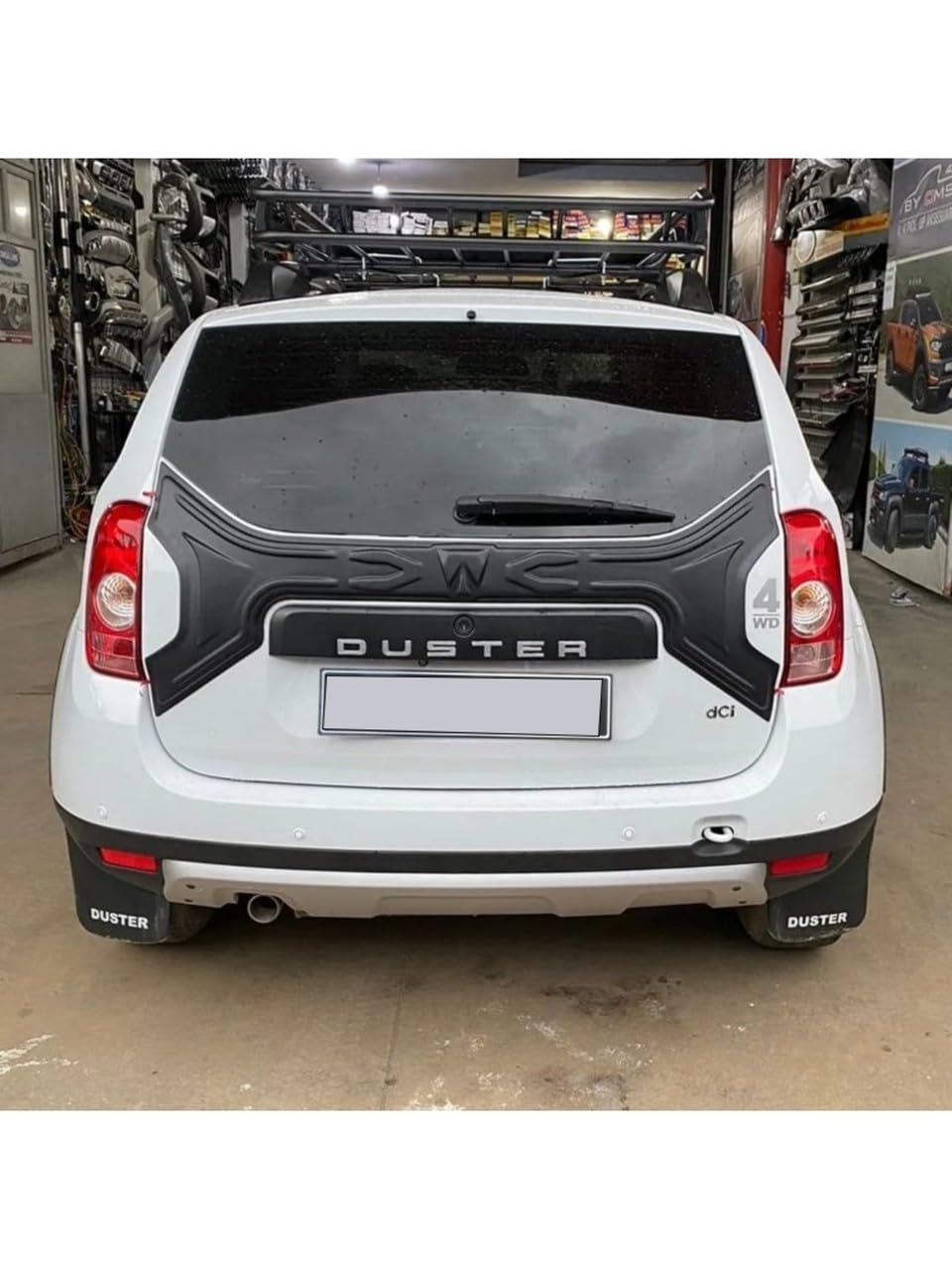 Rear Boot Lid Cover Trim – Dacia Duster MK1 (2010–2017) – Version 2